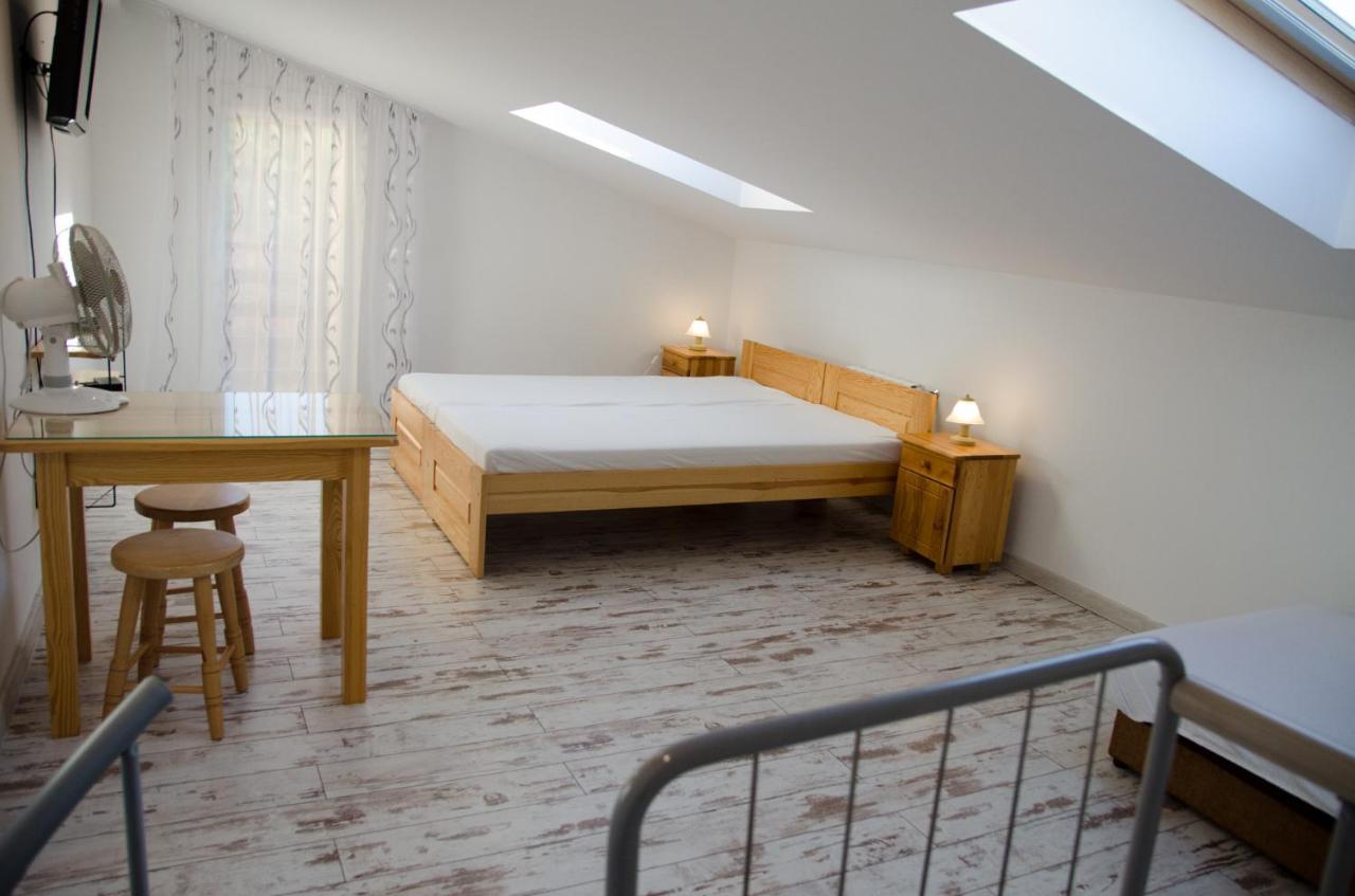 Villa Pod Debami Wadowice Exterior foto