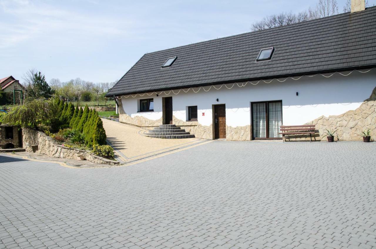 Villa Pod Debami Wadowice Exterior foto